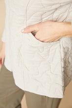 Load image into Gallery viewer, Shaped Coat-53733