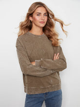 Load image into Gallery viewer, Long sleeve/Flower Applique-Moss
