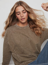 Load image into Gallery viewer, Long sleeve/Flower Applique-Moss
