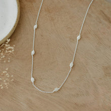 Load image into Gallery viewer, Ginny Necklace /Mother of Pearl

