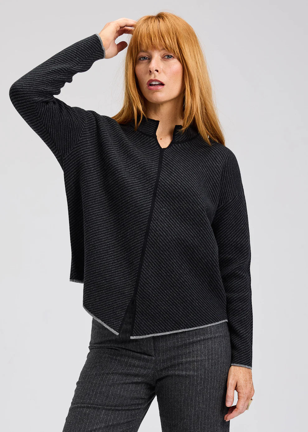 Neru Collar Sweater - Black (524U)